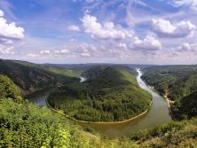 the river saar has dug itself deep into the bedrock of saarland.jpg